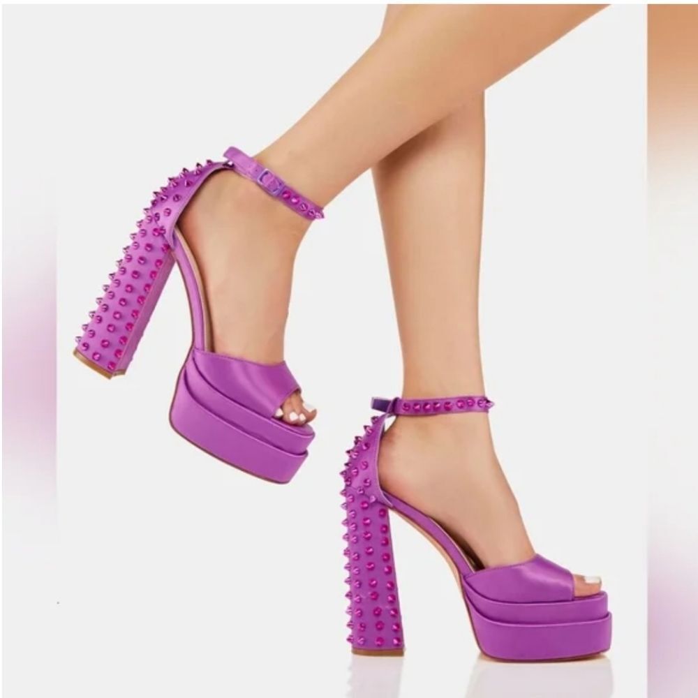 NWT Azalea Wang Rock My World Studded Platform Sandals Size 12